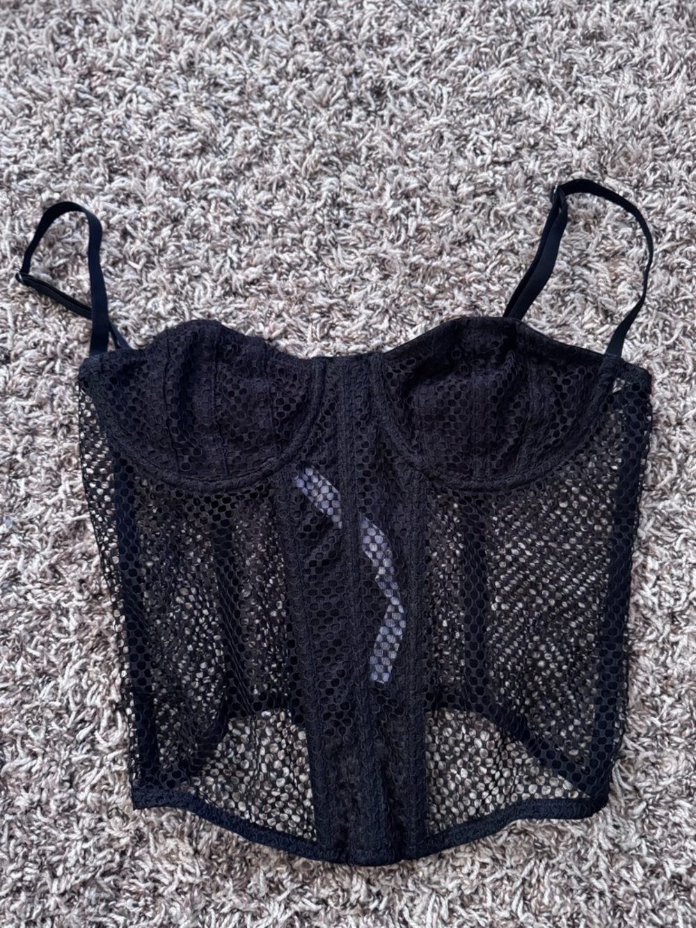BLACK FISHNET TOP MEDIUM